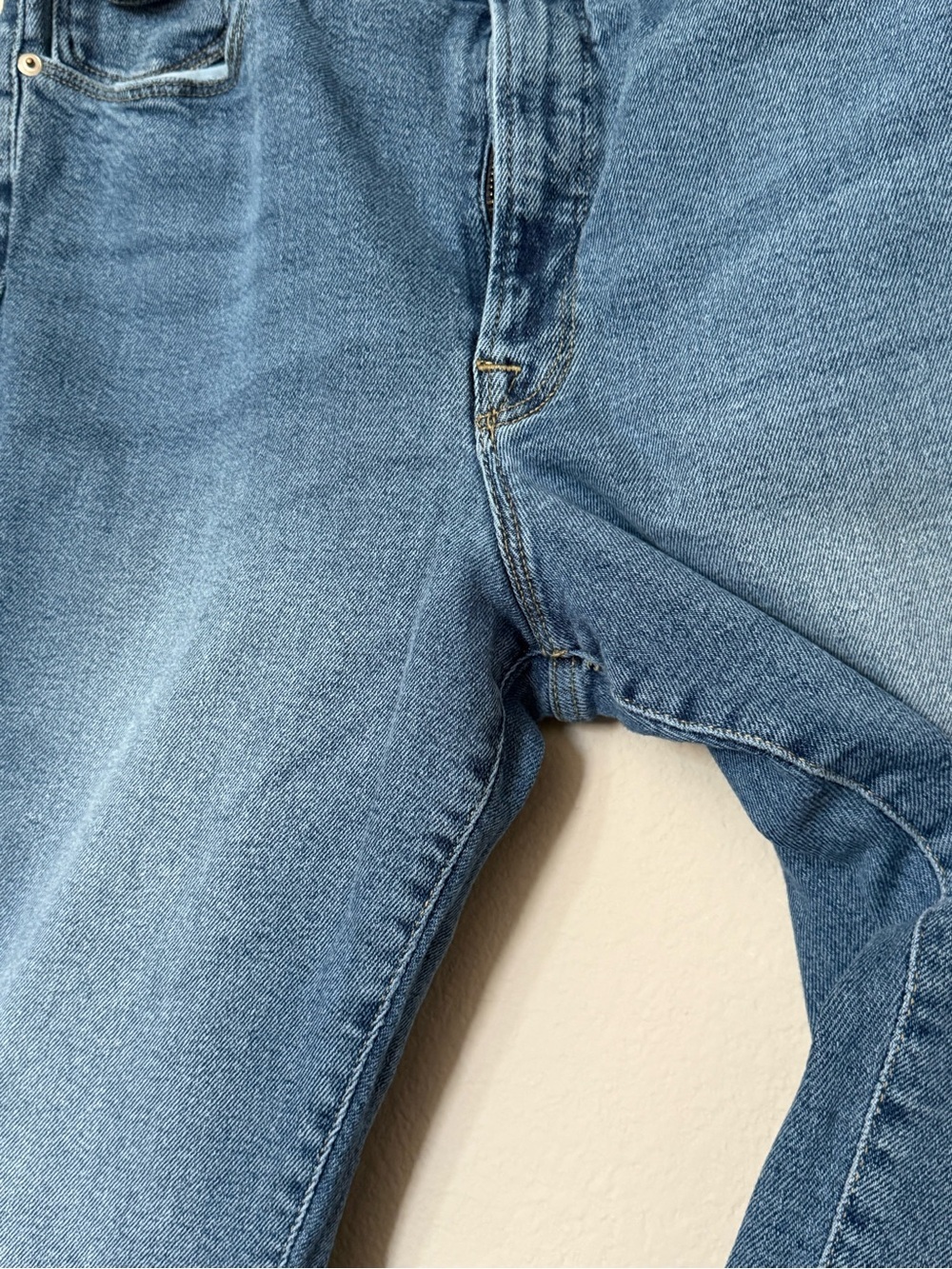 Good American Size 15 Medium Wash Straight Leg Jeans 31” Inseam - Picture 4 of 8